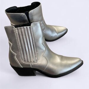Silver metallic ankle booties size 7
